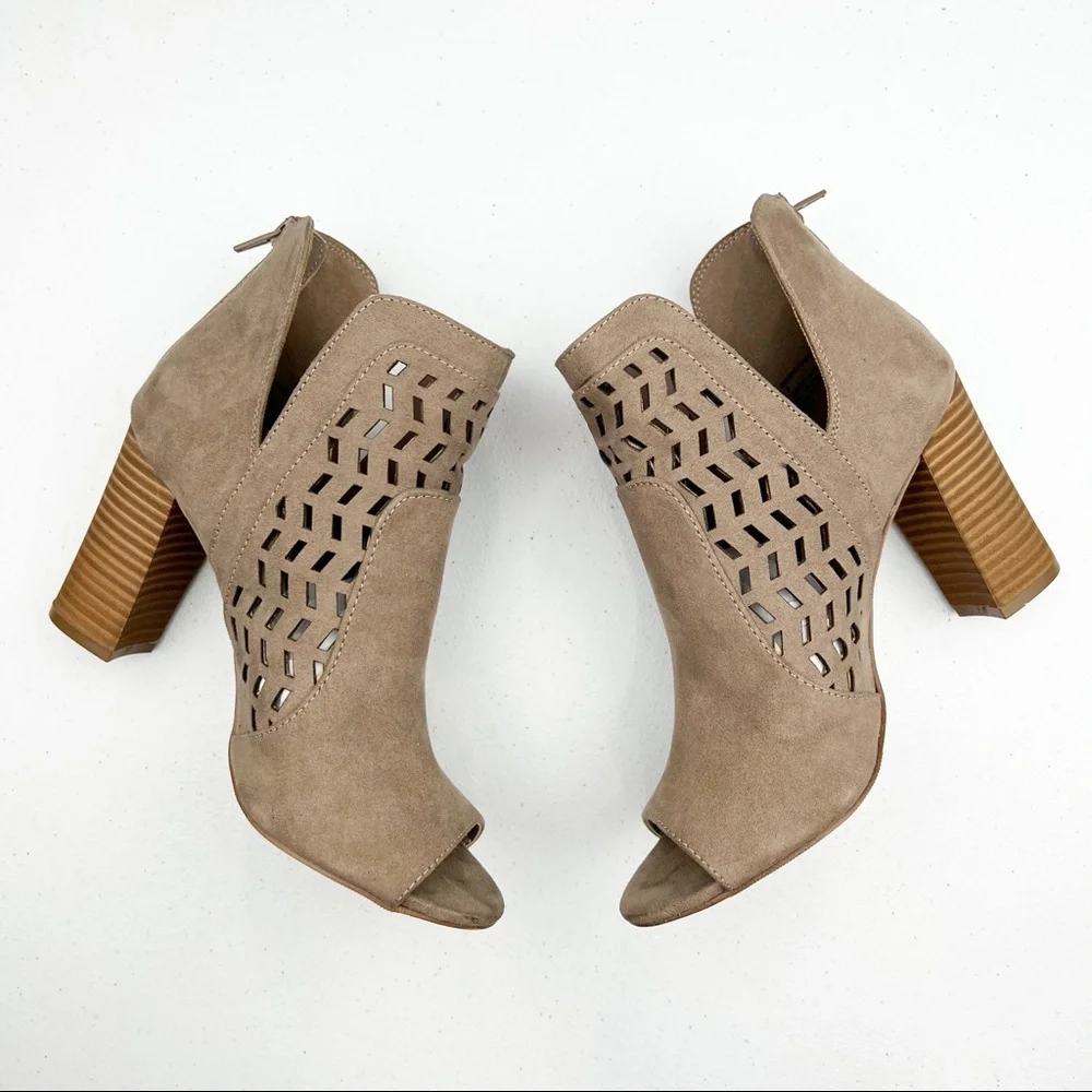 Madden girl bright taupe suede peep toe cut out booties size 7 - Picture 8 of 10